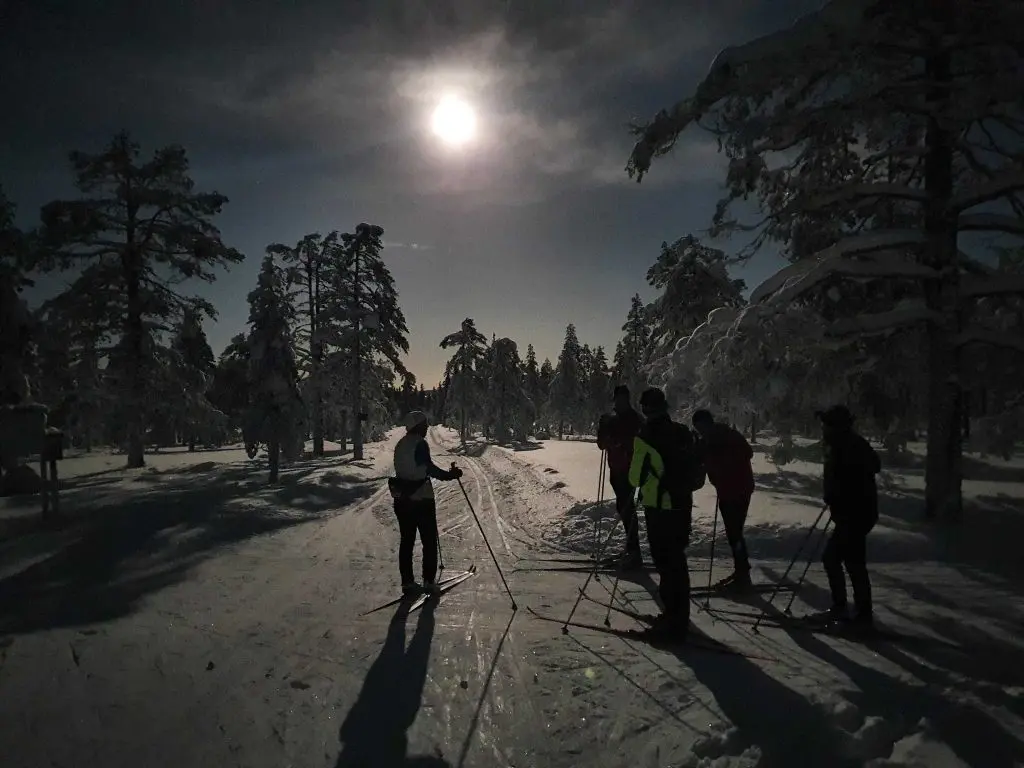 Bilde av skitur med måneskinn
